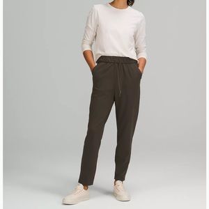 Grey Lululemon stretch high rise pant 7/8 length